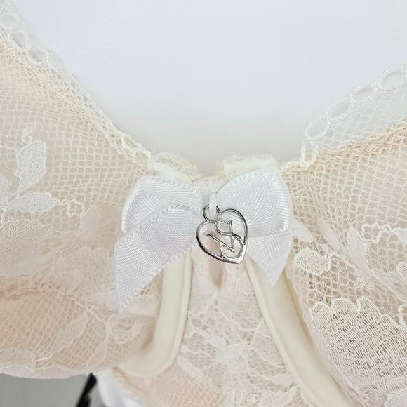 Victoria's Secret Unlined Demi Lace Bra Cream 38DDD - Picture 4 of 7